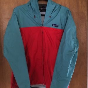 Patagonia rain jacket (brand new)